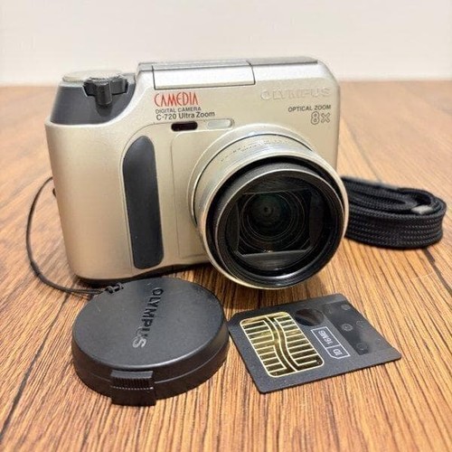Fotocamera digitale compatta
